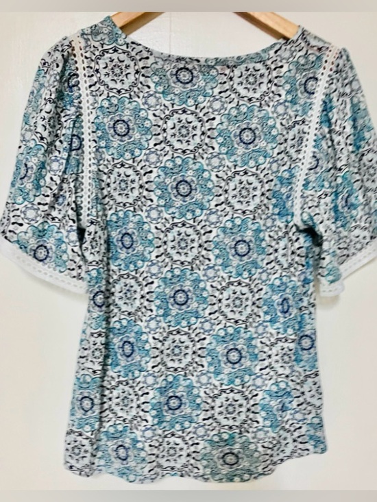 LOFT Tops - LOFT Geo Floral Linen-Blend Knit Top in Cream, Aqua, & Navy Blue: M